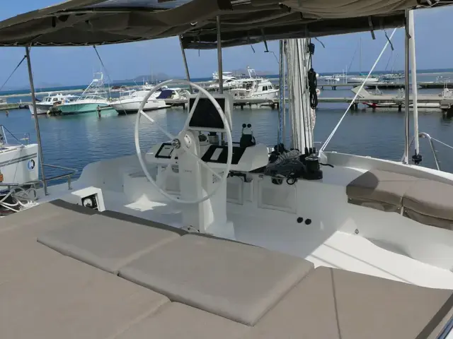 Lagoon 52