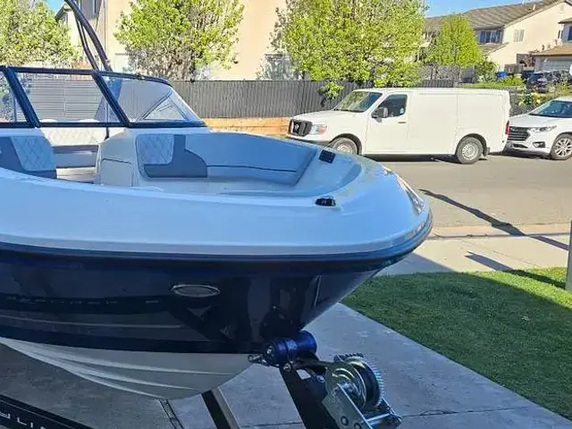 Bayliner Vr5