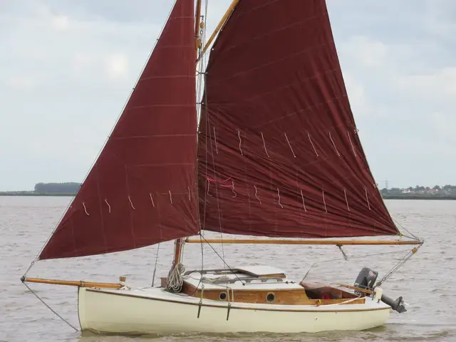 Gaff Rigged 17ft Sailing Yacht