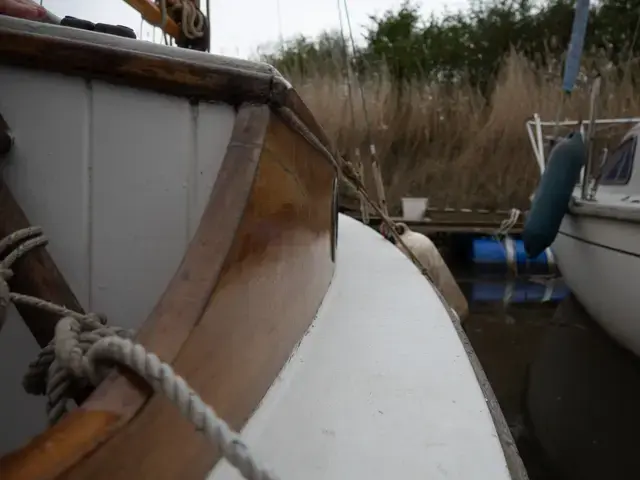 Gaff Rigged 17ft Sailing Yacht