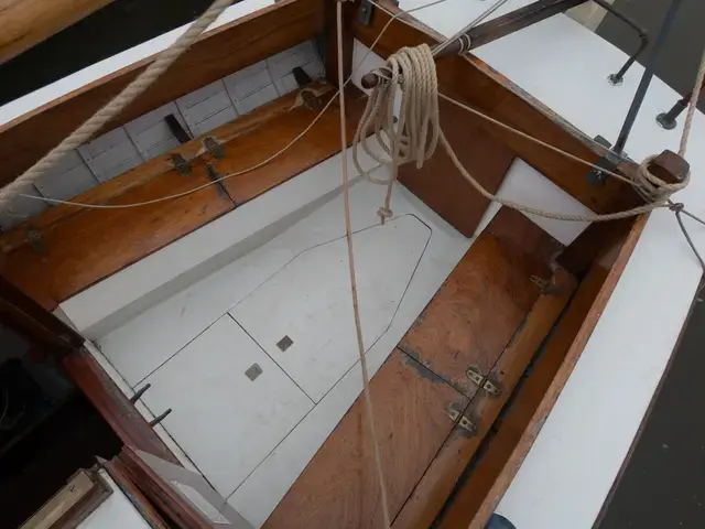 Gaff Rigged 17ft Sailing Yacht