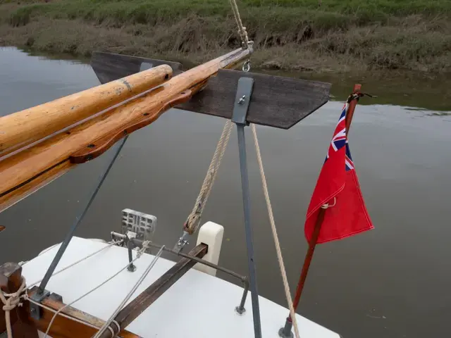 Gaff Rigged 17ft Sailing Yacht