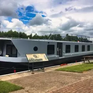 2004 French & Peel / Stanilands Houseboat