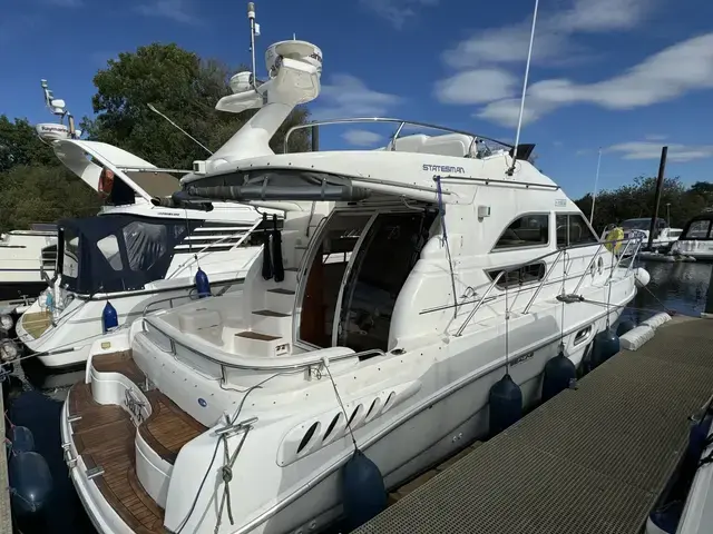 Sealine 330 Statesman