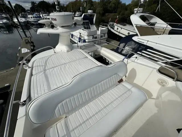 Sealine 330 Statesman