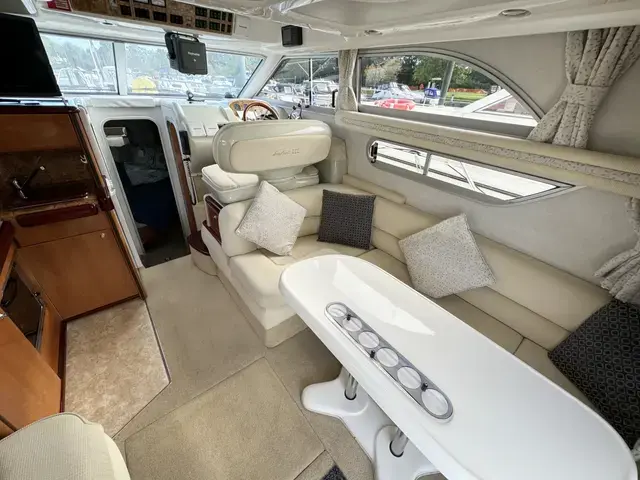 Sealine 330 Statesman