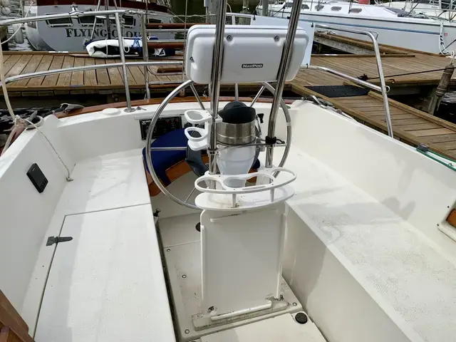 Seacraft Orion 27' Auxiliary Cutter