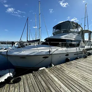 1991 Carver 430 Cockpit Motor Yacht