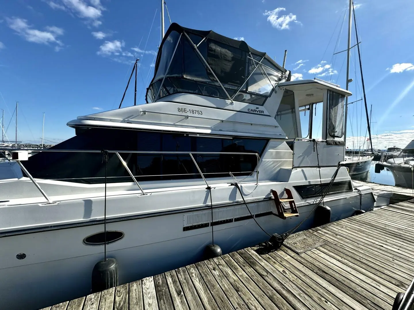 1991 Carver 430 cockpit motor yacht