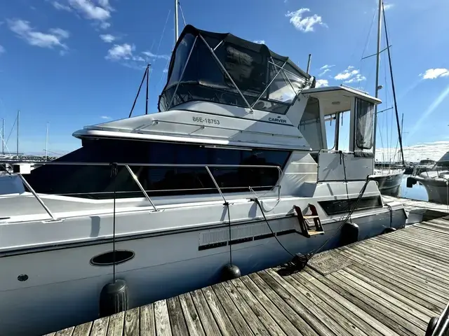 Carver 430 Cockpit Motor Yacht