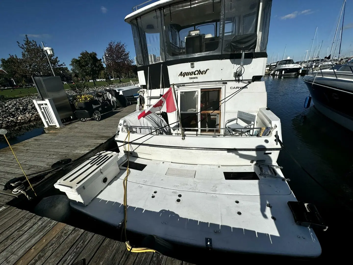 1991 Carver 430 cockpit motor yacht