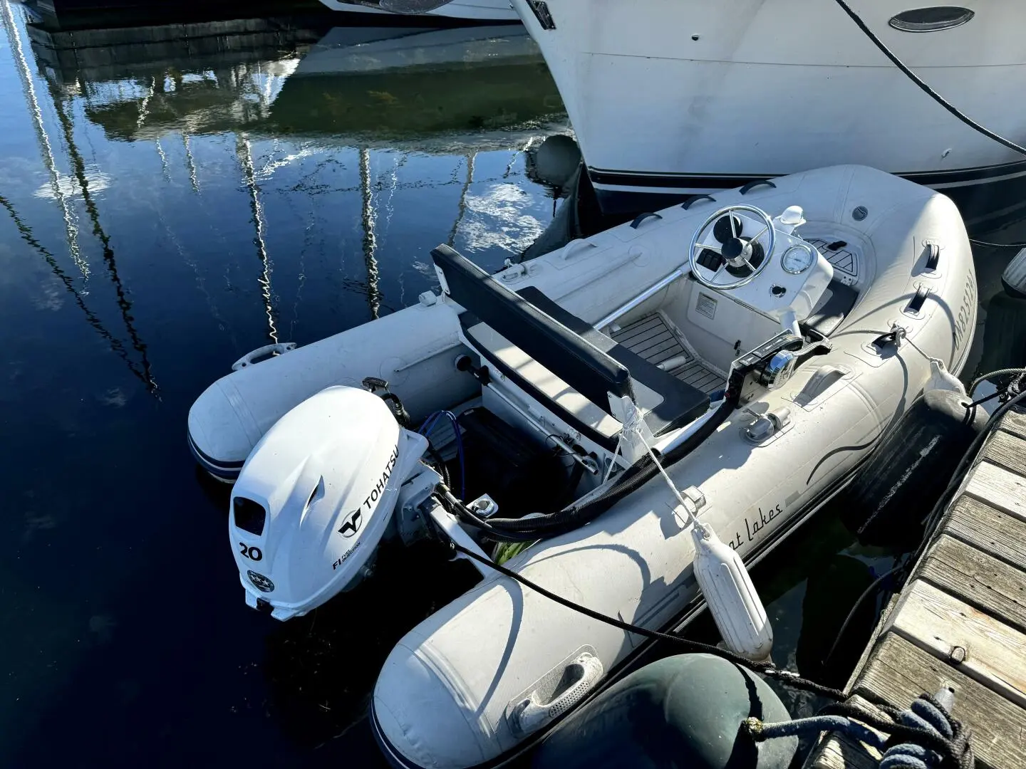 1991 Carver 430 cockpit motor yacht