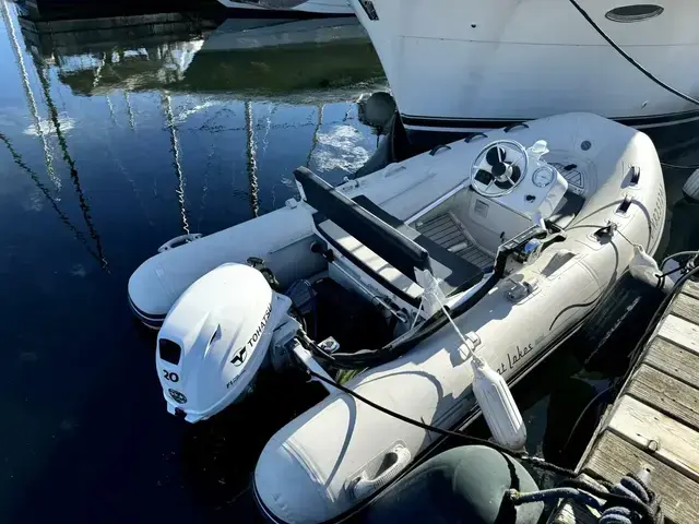 Carver 430 Cockpit Motor Yacht