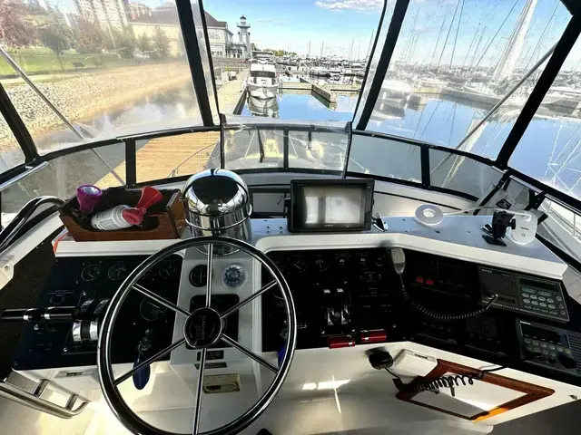 Carver 430 Cockpit Motor Yacht