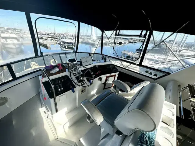 Carver 430 Cockpit Motor Yacht