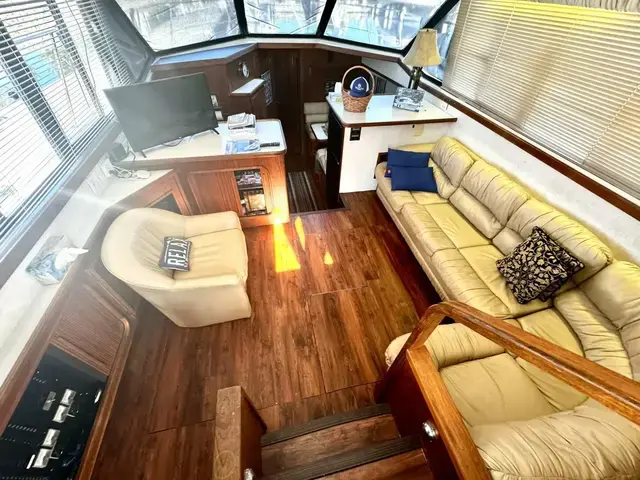 Carver 430 Cockpit Motor Yacht