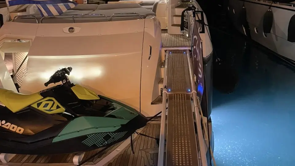 2009 Sunseeker predator 72