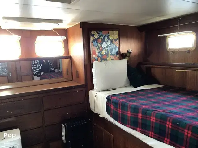 Hatteras 43 Double Cabin