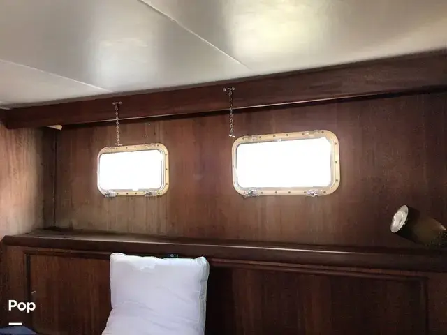 Hatteras 43 Double Cabin