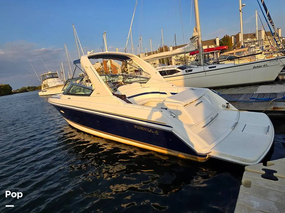 2004 Formula 280 bowrider