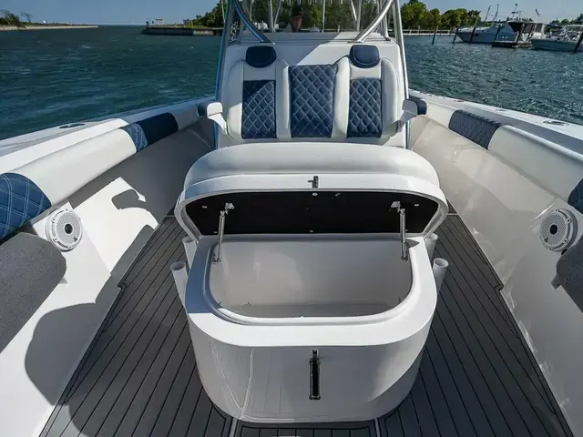 Front Runner 39 Center Console