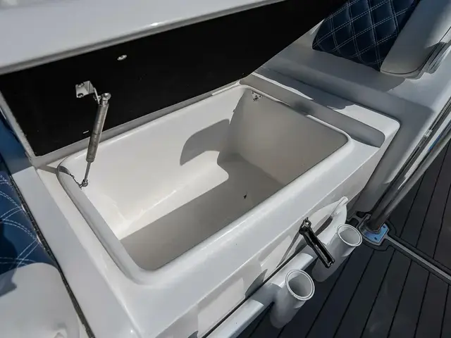 Front Runner 39 Center Console