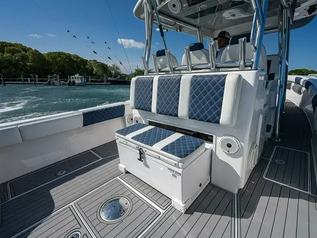 Front Runner 39 Center Console