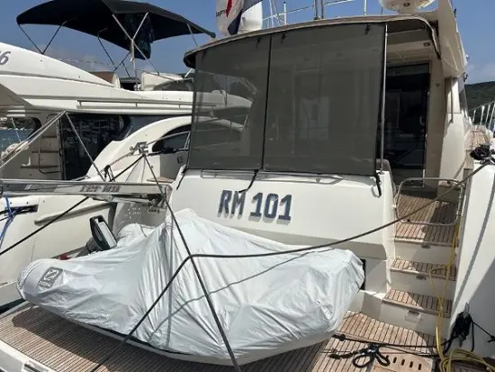 2017 Prestige 560