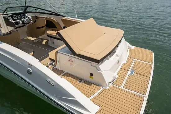 2024 Sea Ray 230 spx