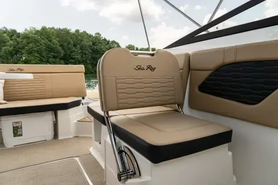 2024 Sea Ray 230 spx