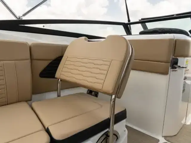 Sea Ray 230 SPX