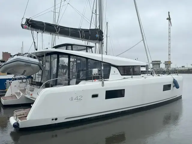 Lagoon 42