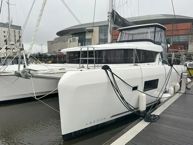 Lagoon 42