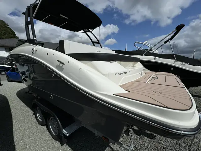 Sea Ray 210 Spx