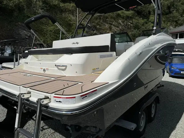 Sea Ray 210 Spx