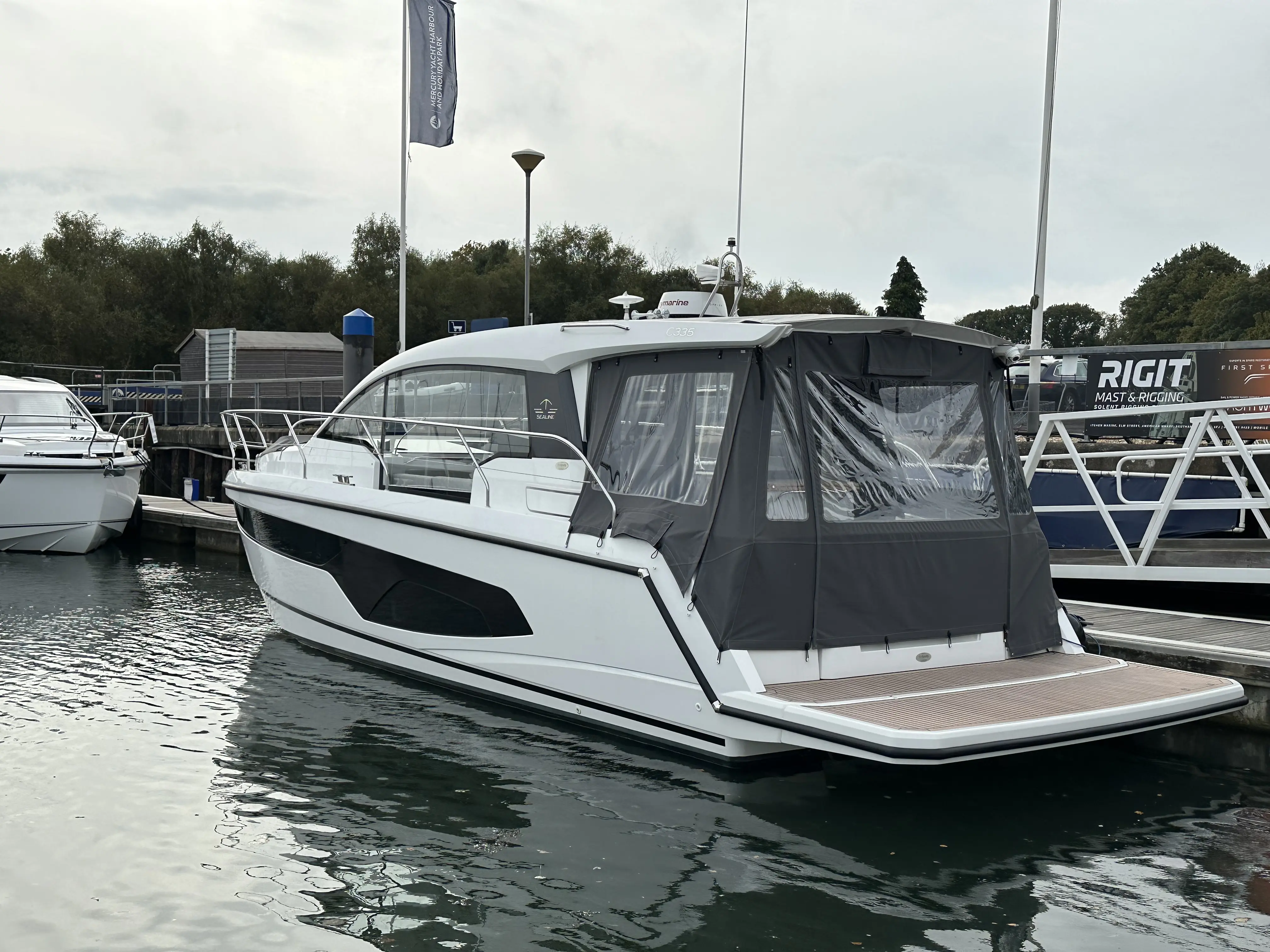 2023 Sealine c335