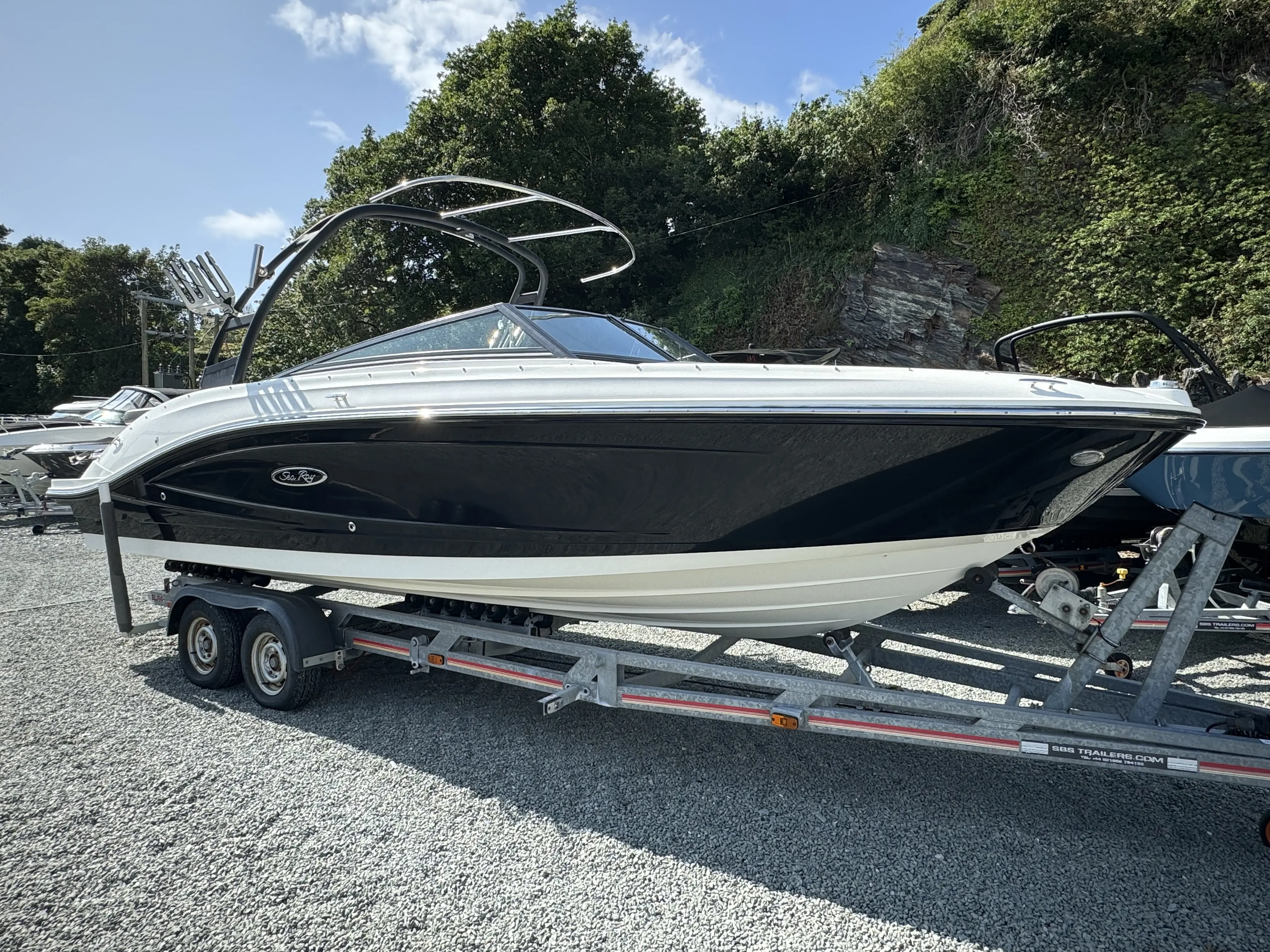 2017 Sea Ray 230 spx