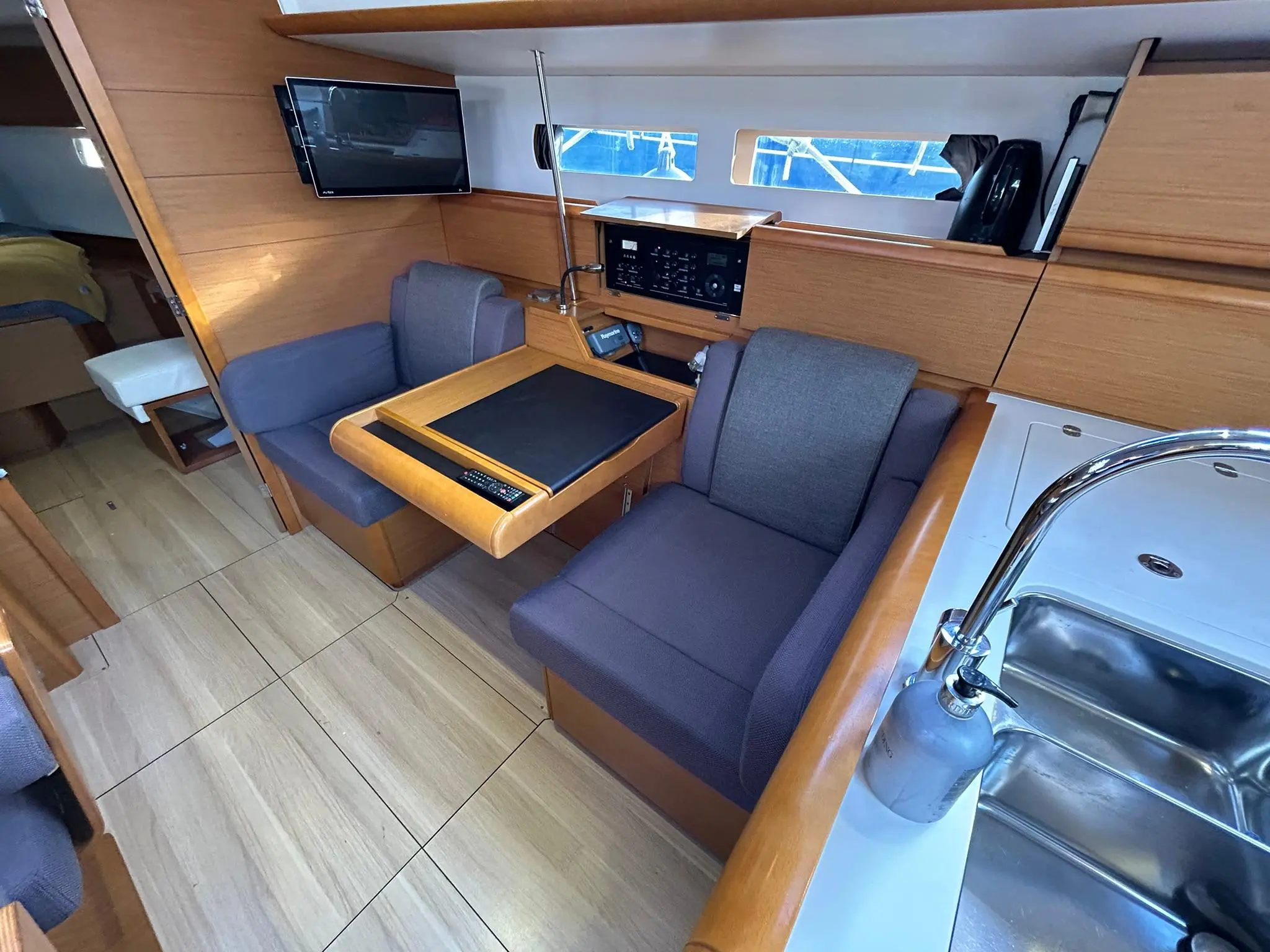 2014 Jeanneau sun odyssey 469