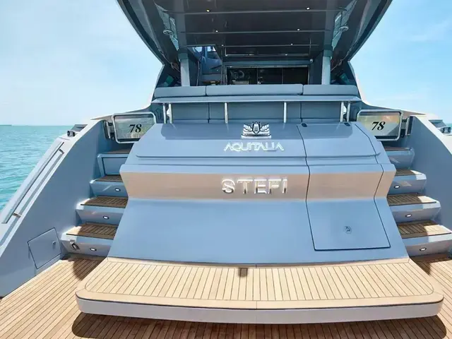 Aquitalia Yachts Flybridge