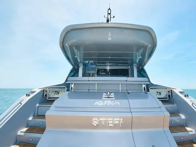 Aquitalia Yachts Flybridge