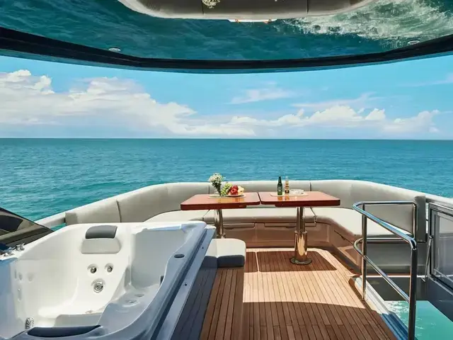 Aquitalia Yachts Flybridge