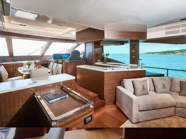 Aquitalia Yachts Flybridge