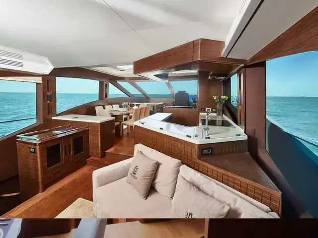 Aquitalia Yachts Flybridge