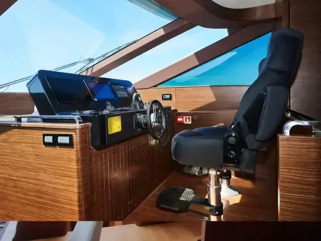 Aquitalia Yachts Flybridge