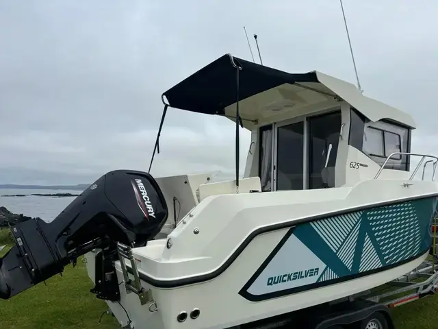 Quicksilver 625 PILOTHOUSE