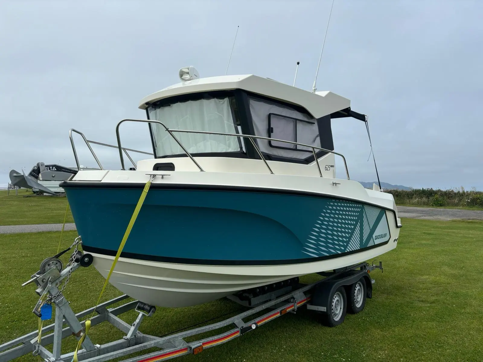 2022 Quicksilver 625 pilothouse