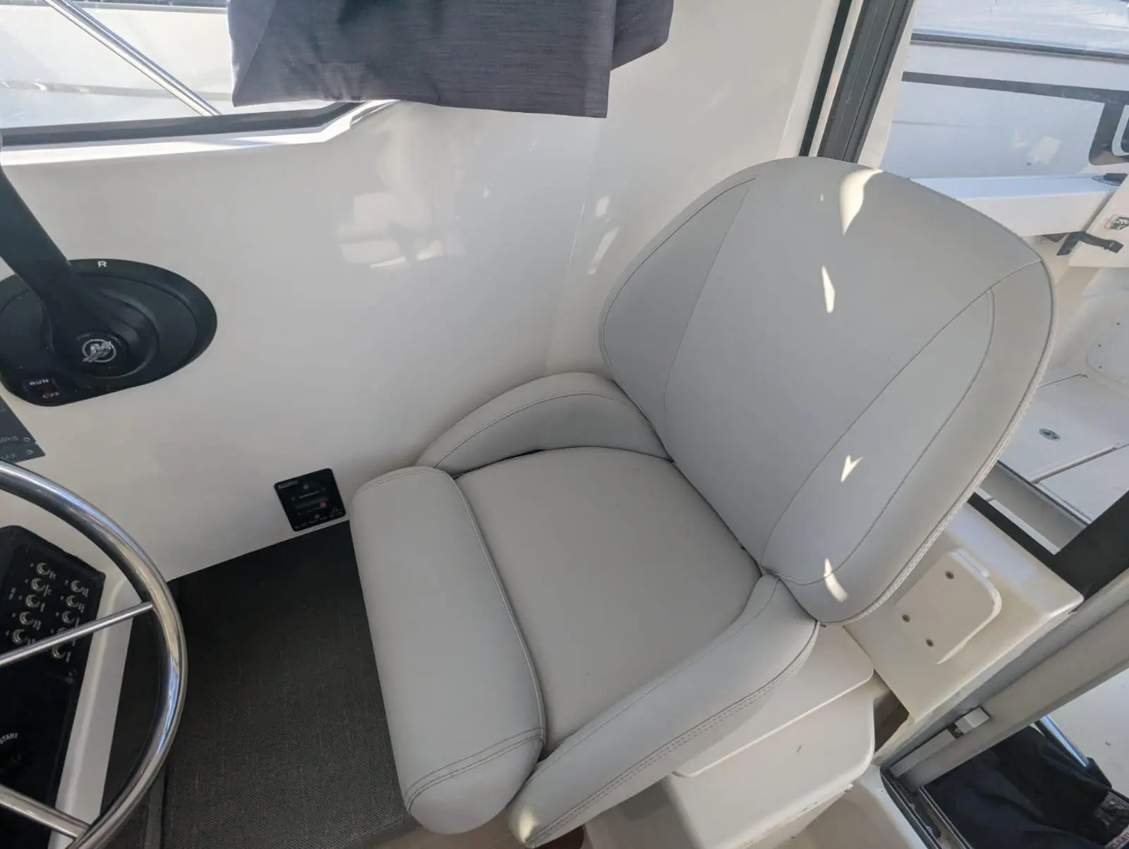 2022 Quicksilver 625 pilothouse