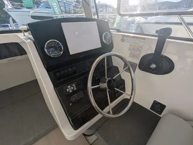 Quicksilver 625 PILOTHOUSE