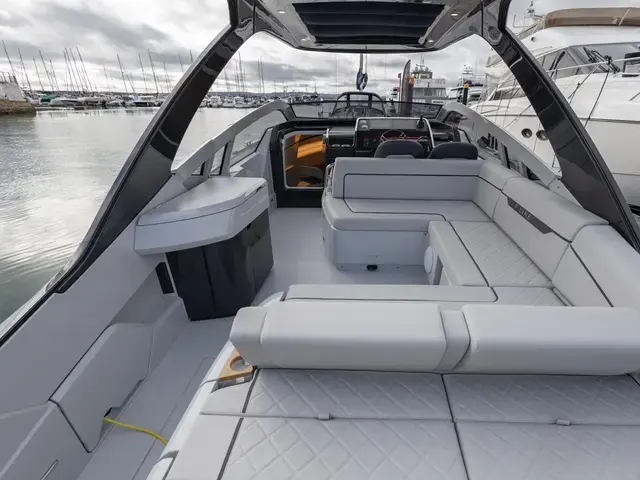 Fairline F Line 33