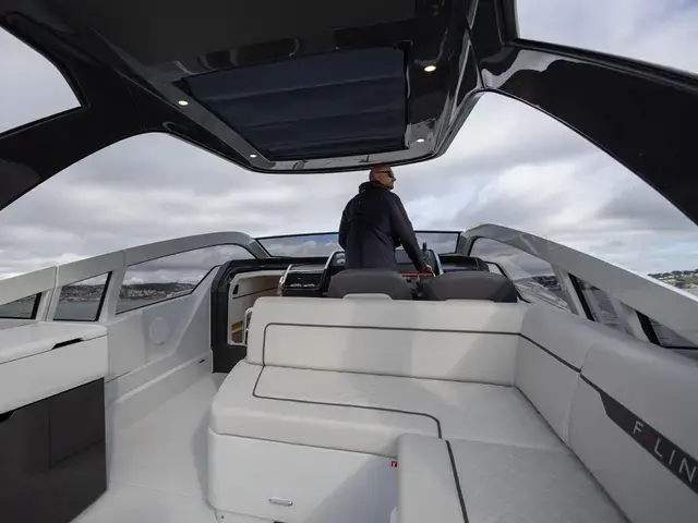 Fairline F Line 33